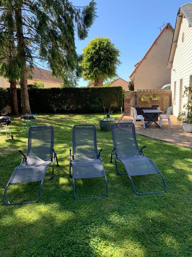 Le Petit Manoir Bed & Breakfast Farceaux Bagian luar foto