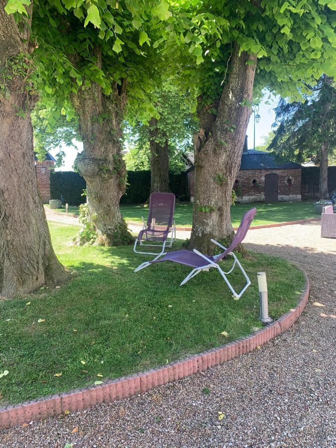 Le Petit Manoir Bed & Breakfast Farceaux Bagian luar foto