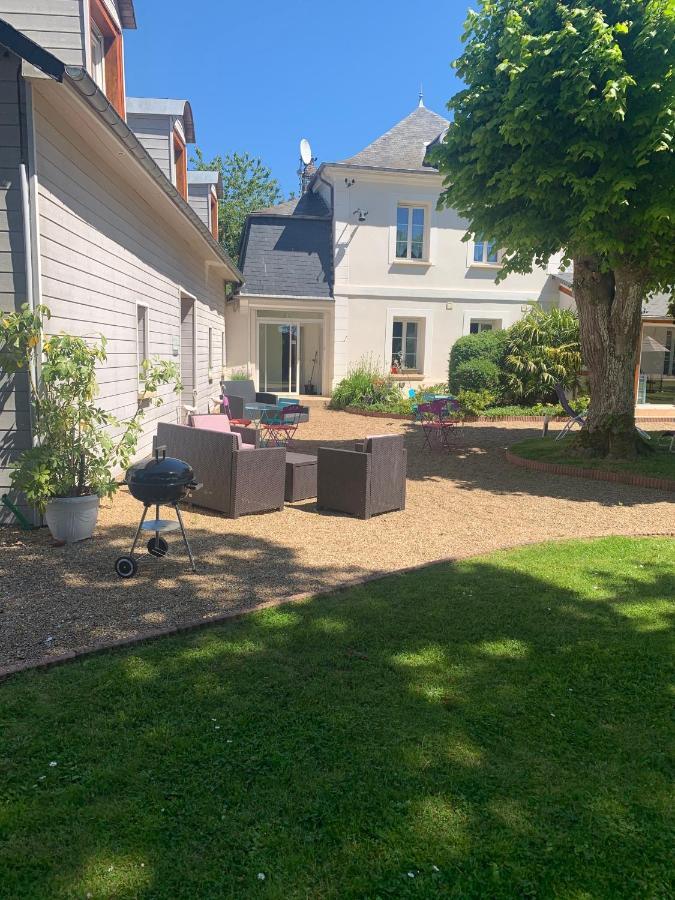 Le Petit Manoir Bed & Breakfast Farceaux Bagian luar foto