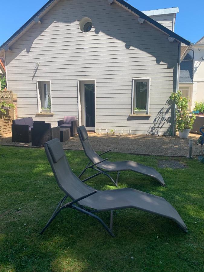 Le Petit Manoir Bed & Breakfast Farceaux Bagian luar foto