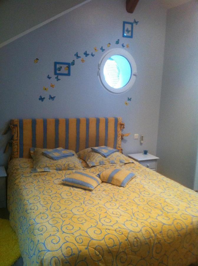 Le Petit Manoir Bed & Breakfast Farceaux Bagian luar foto